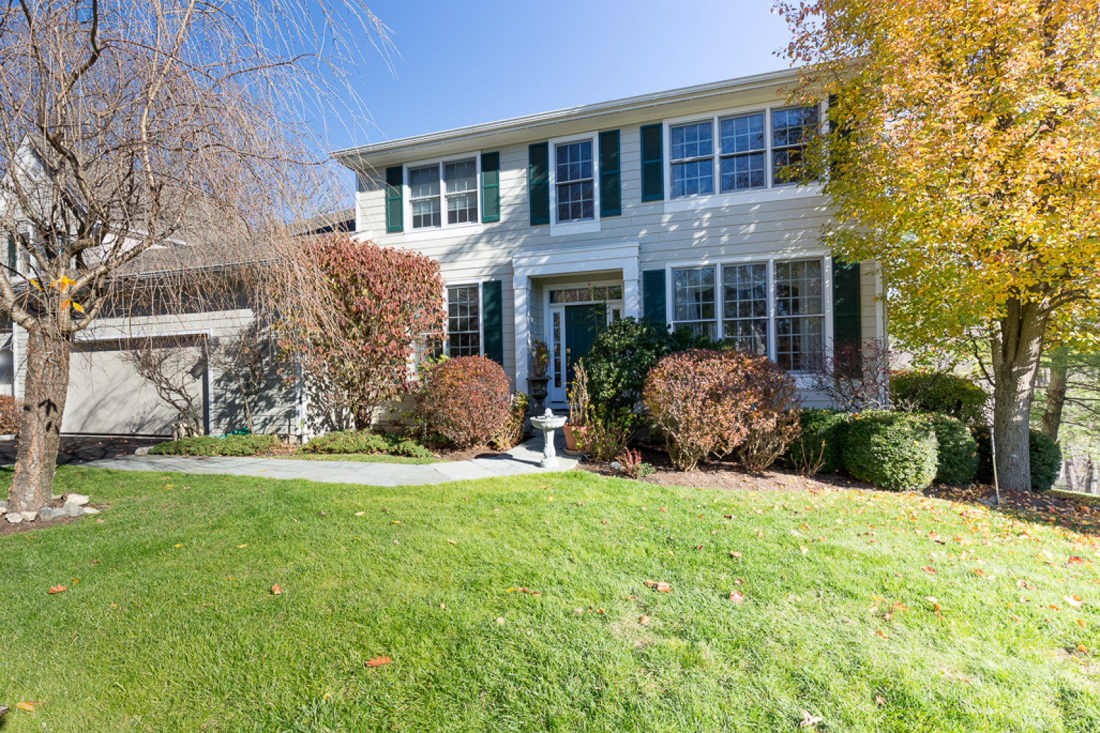 77 Old Chimney Road, Mt. Kisco: main photo