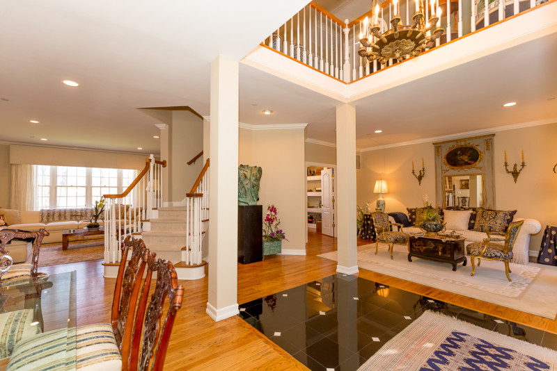 77 Old Chimney Road, Mt. Kisco: photo 2