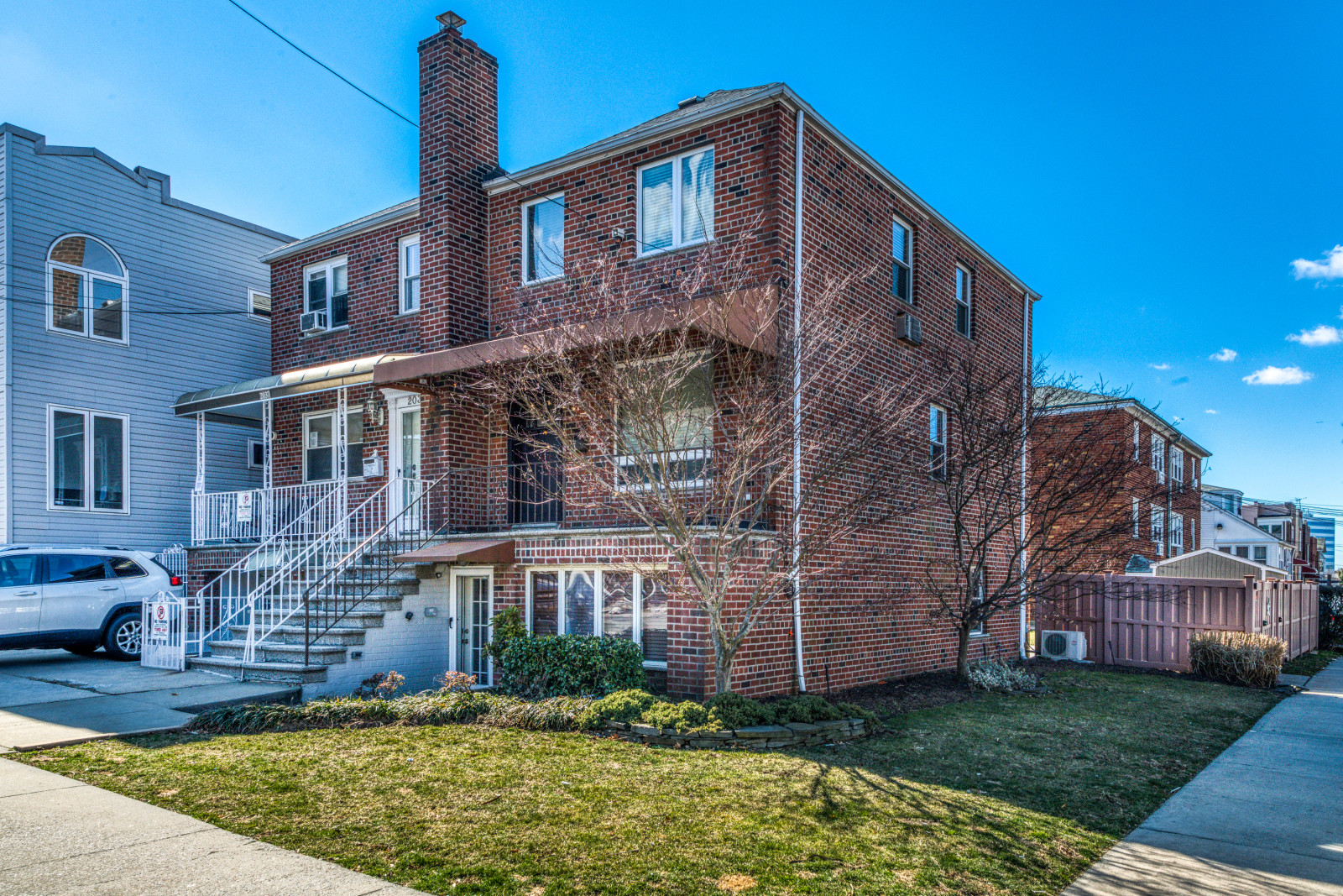 2039 Hobart Avenue, Bronx: main photo