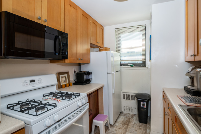 1874 Pelham Parkway Apt. 4H, Bronx: photo 3