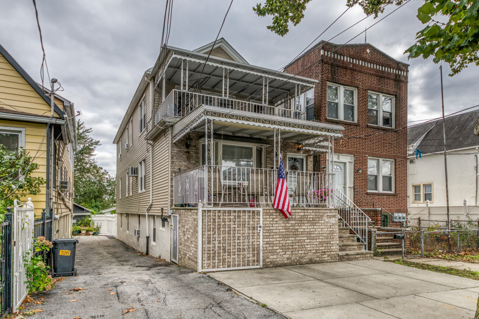 226 Pugsley Avenue, Bronx: main photo
