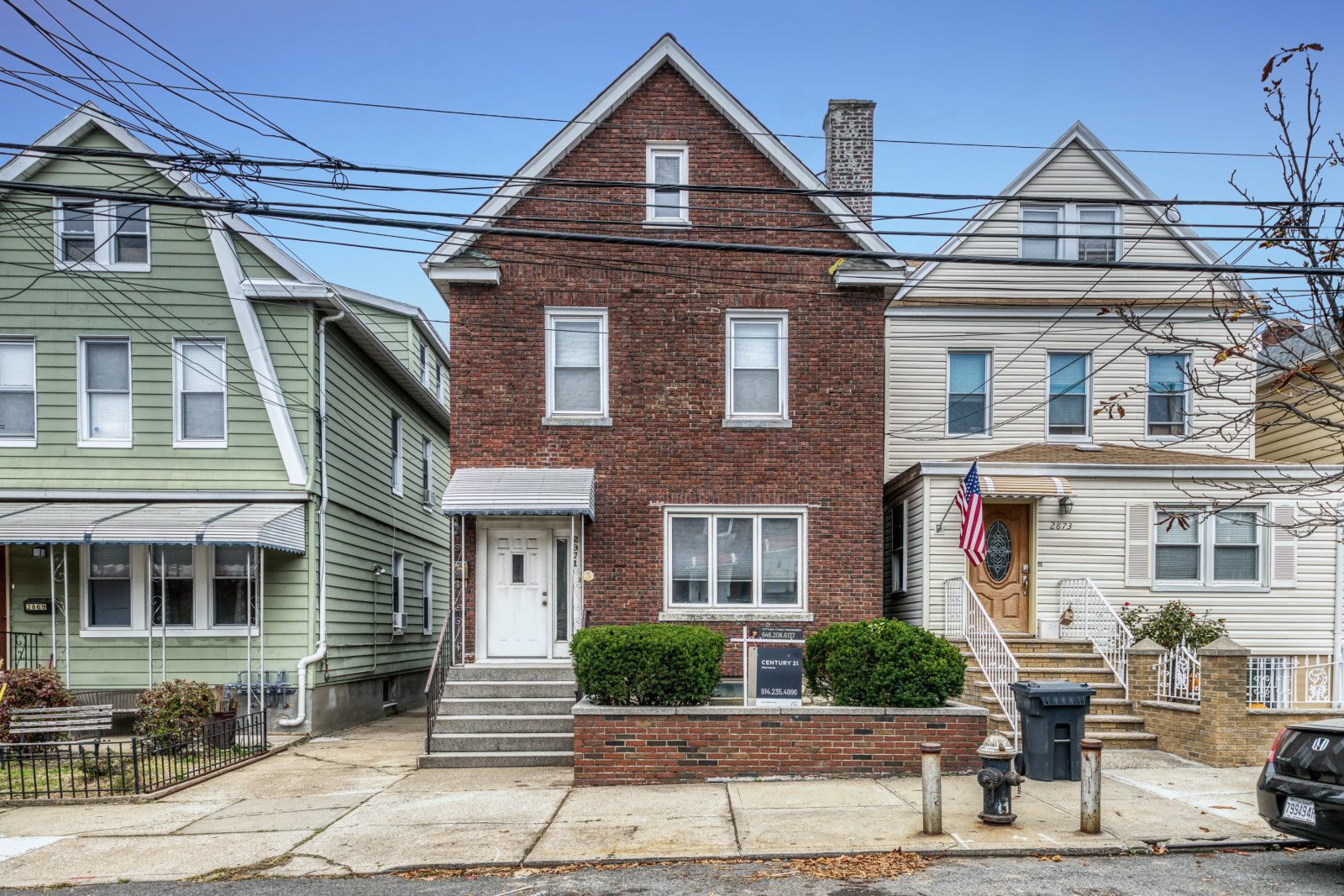 2871 E. 195th Street, Bronx: main photo