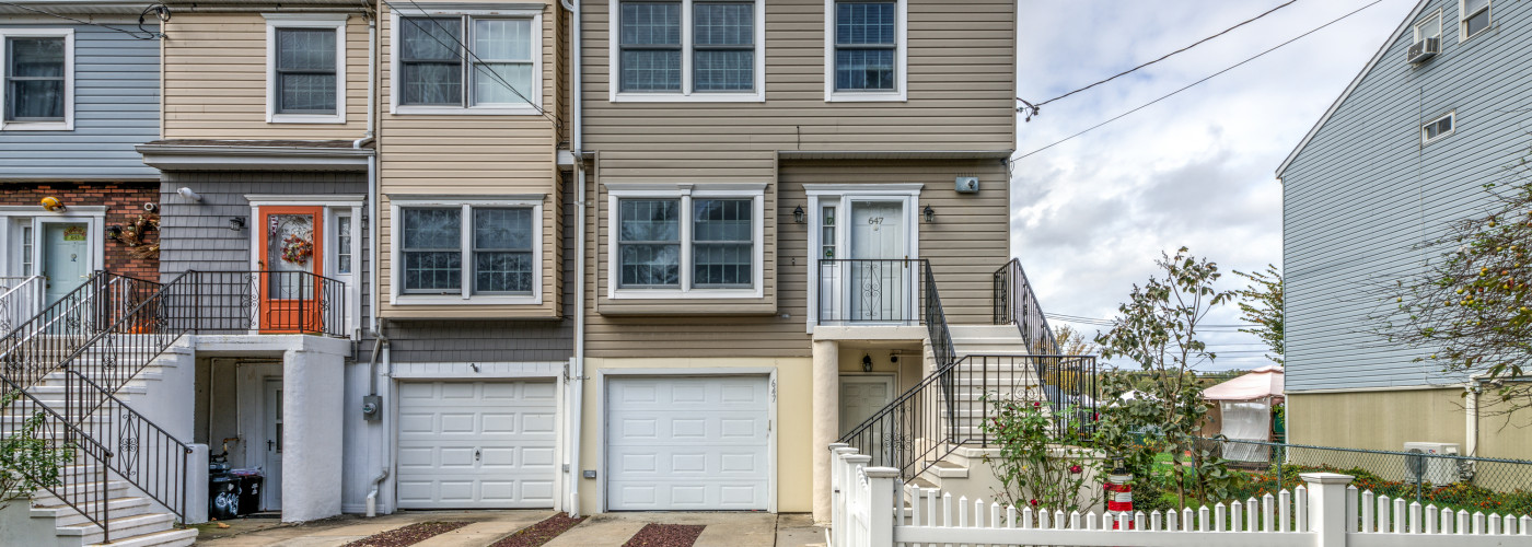 647 Minnieford Avenue, City Island