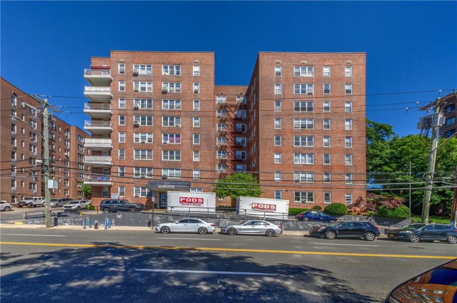365 Bronx River Road 4G, Yonkers: main photo