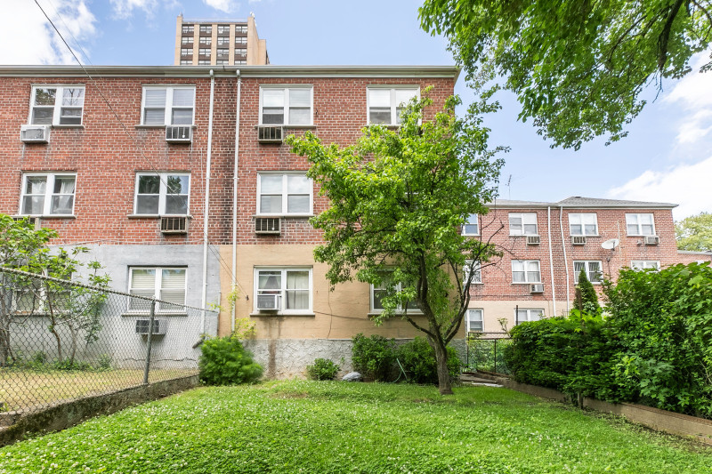 810 Neill Avenue, Bronx: photo 3