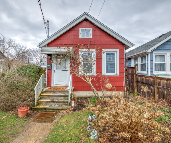 483-485 Minnieford Avenue, City Island