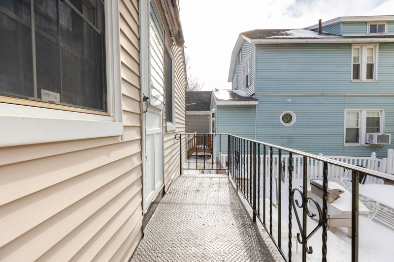178 Beach Street, Bronx: photo 3