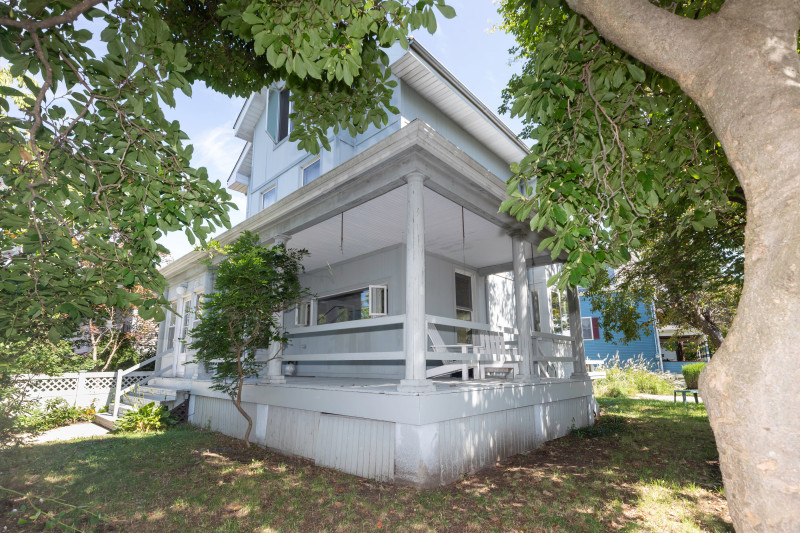 500 Minnieford Avenue, City Island: photo 2